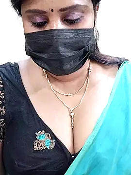 Queenflowerr online show from March 5, 7:27 pm