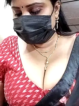 Queenflowerr online show from March 6, 11:14 am