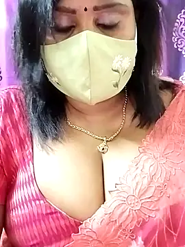 Queenflowerr online show from October 25, 5:08 pm