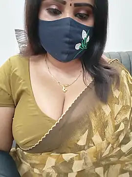 Queenflowerr online show from July 13, 6:00 pm