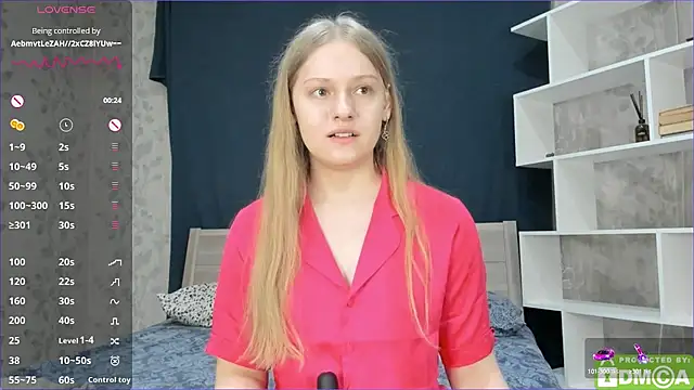 Snapshot of onelovelyalice chatting on February 13, 1:37 pm onelovelyalice online show from February 13, 1:37 pm