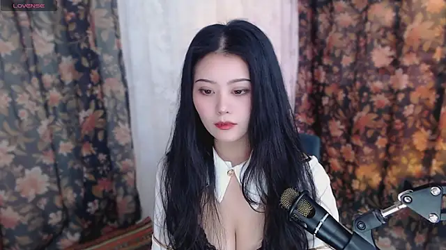 cat-lady-6688 online show from February 27, 10:26 am