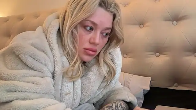 Snapshot of blissdimicco chatting on February 1, 10:14 am blissdimicco online show from February 1, 10:14 am