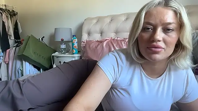 Snapshot of blissdimicco chatting on March 2, 2:46 pm blissdimicco online show from March 2, 2:46 pm