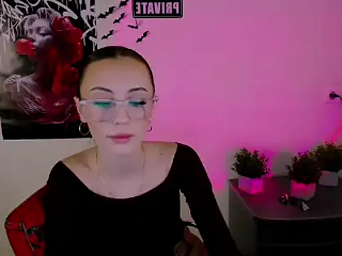 Snapshot of Nikonara_Love chatting on March 9, 7:15 pm Nikonara Love online show from March 9, 7:15 pm