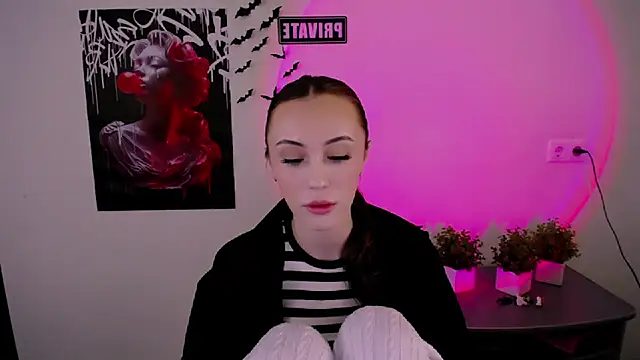 Snapshot of Nikonara_Love chatting on March 12, 2:45 pm Nikonara Love online show from March 12, 2:45 pm