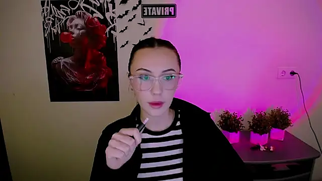 Snapshot of Nikonara_Love chatting on March 12, 6:22 pm Nikonara Love online show from March 12, 6:22 pm
