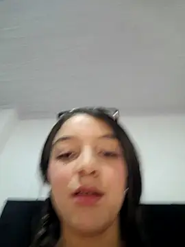 Snapshot of Briannasweeth17 chatting on March 19, 5:28 pm Briannasweeth17 online show from March 19, 5:28 pm
