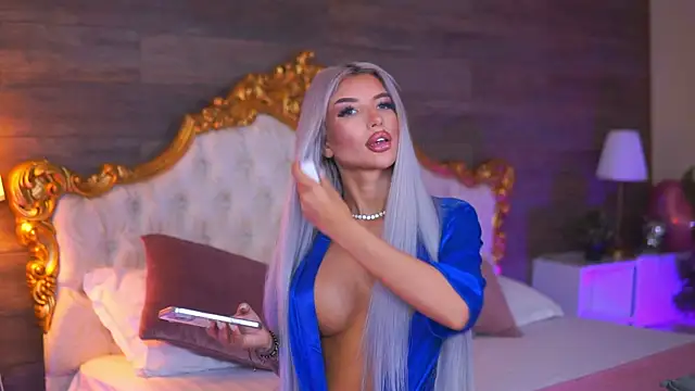 Juicy Jessye online show from April 13, 7:52 pm