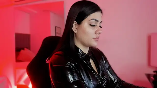 bonnieAn online show from April 8, 11:21 am