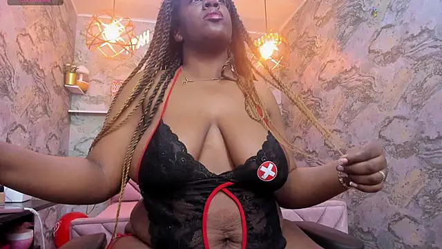 Snapshot of nefertiti_ebony chatting on June 20, 10:34 pm nefertiti ebony online show from June 20, 10:34 pm