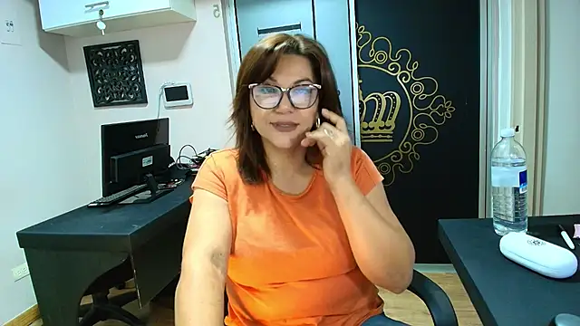 TiffanyyWilson online show from May 3, 10:27 pm