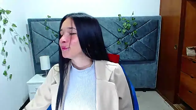 victoria adams07 online show from April 10, 1:49 pm