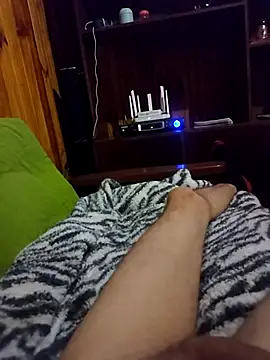 Snapshot of brennaboy chatting on February 3, 9:31 pm brennaboy online show from February 3, 9:31 pm