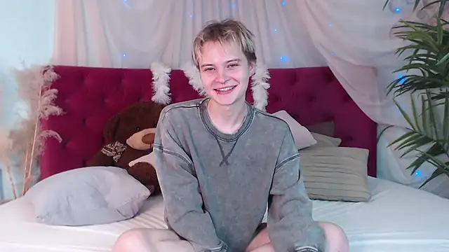 DemianEnglen online show from October 8, 9:45 pm