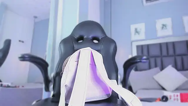 Raven jade  online show from October 30, 7:58 pm