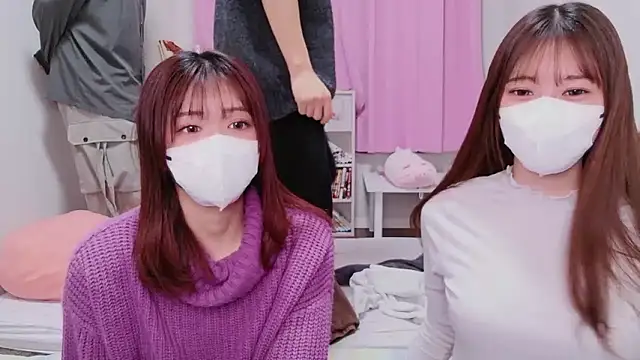 NA-KAREN-V8 online show from February 1, 2:15 pm