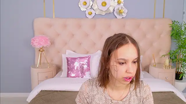 SandraTucker online show from March 21, 2:49 am