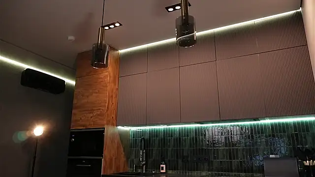 Sofa 01 online show from March 4, 3:29 pm