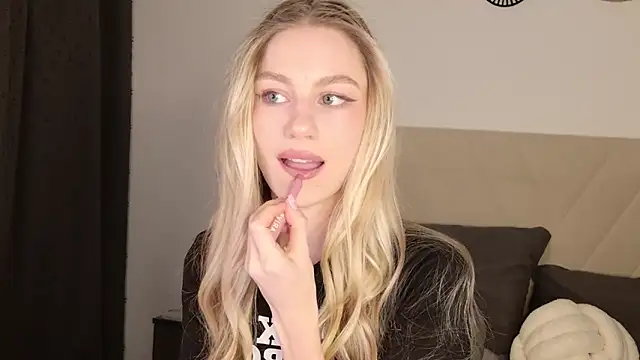 GabriellaOlsen online show from March 7, 3:53 pm