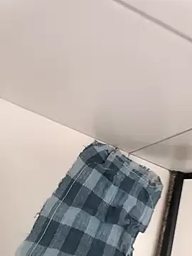 Snapshot of Trixboy201 chatting on October 31, 10:05 am Trixboy201 online show from October 31, 10:05 am