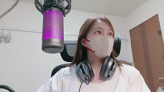 Snapshot of mio7635 chatting on June 30, 2:18 pm mio7635 online show from June 30, 2:18 pm
