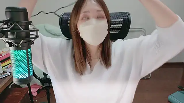 Snapshot of mio7635 chatting on July 23, 2:04 pm mio7635 online show from July 23, 2:04 pm