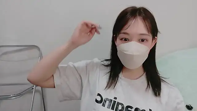 Snapshot of mio7635 chatting on August 1, 2:27 pm mio7635 online show from August 1, 2:27 pm
