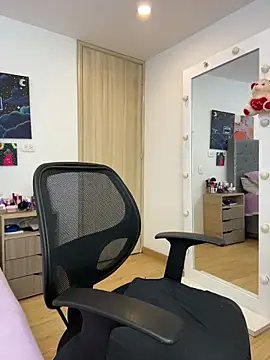 KarlaWild online show from October 17, 3:10 am