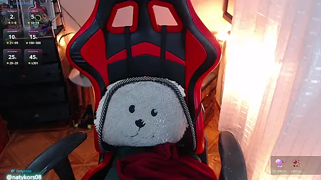 natyk m online show from April 18, 1:09 am