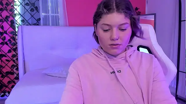 alaia greyy online show from March 27, 12:49 pm