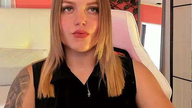 alaia greyy online show from April 13, 1:05 pm