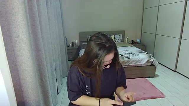 singletrouble online show from April 9, 4:45 am