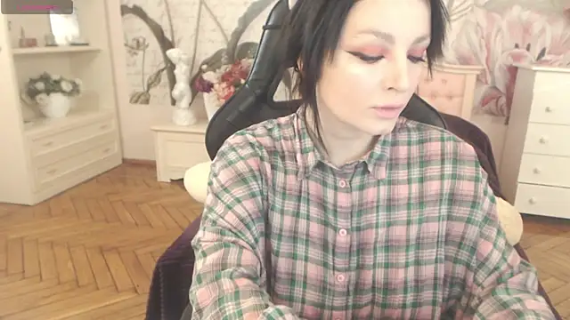 BritneyBarker online show from April 14, 8:04 pm