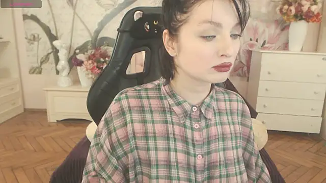 BritneyBarker online show from April 19, 7:51 am