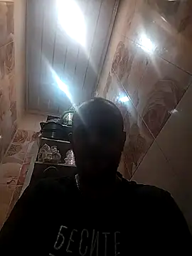 Snapshot of MaxDevilWhite chatting on October 16, 8:26 am MaxDevilWhite online show from October 16, 8:26 am