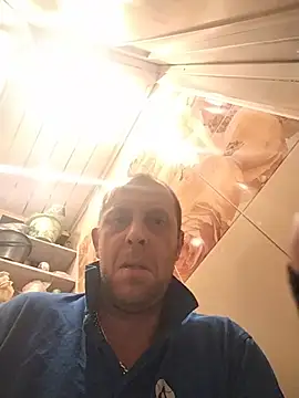 Snapshot of MaxDevilWhite chatting on October 25, 8:22 am MaxDevilWhite online show from October 25, 8:22 am