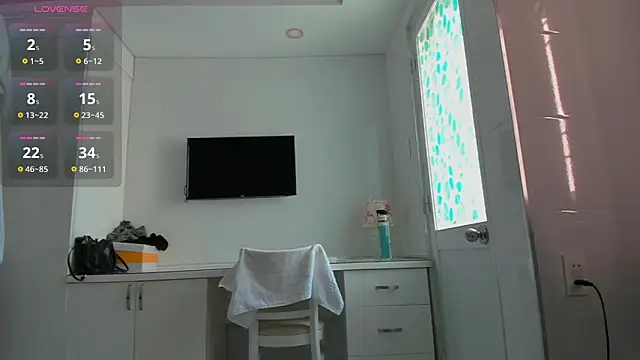 Yuki miiii online show from May 23, 7:24 am