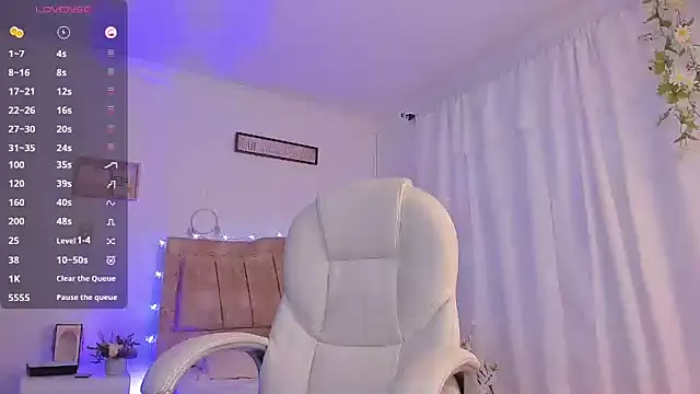 soy aly moon online show from January 29, 11:14 pm
