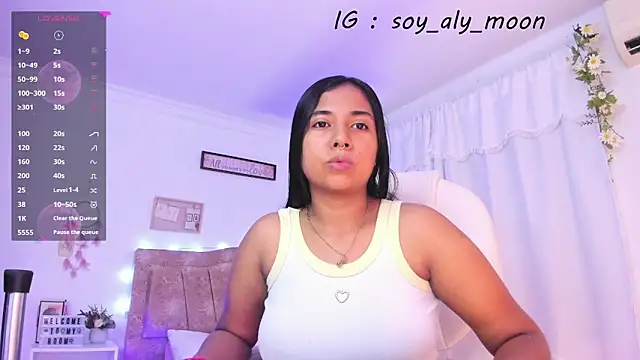 soy aly moon online show from September 10, 10:10 pm
