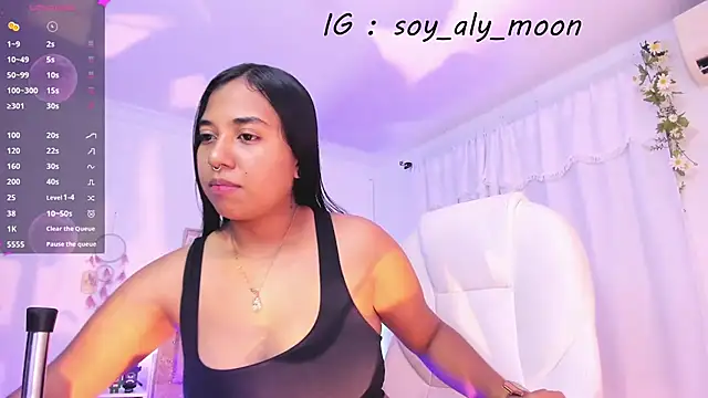 soy aly moon online show from September 12, 10:43 pm