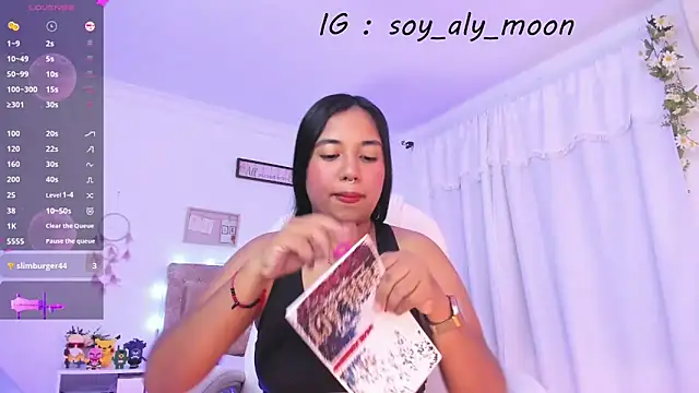 soy aly moon online show from September 14, 10:31 pm