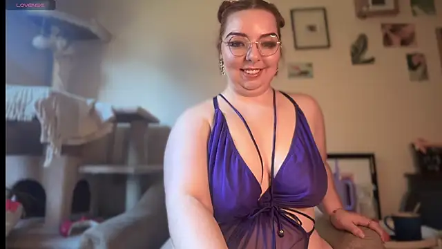 curvycate127 online show from January 12, 6:02 pm