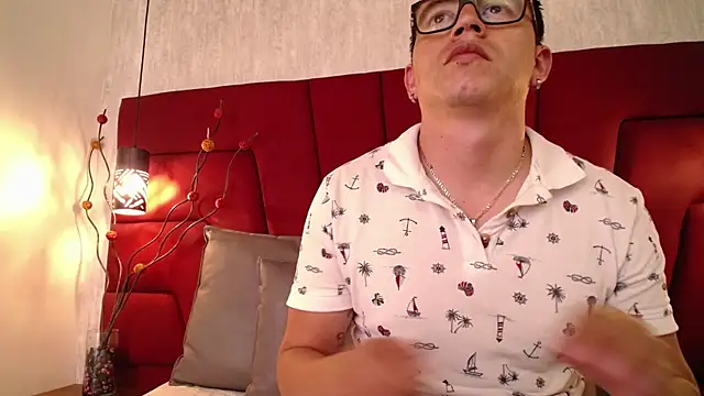 Snapshot of Freya_and_Freyr chatting on January 23, 7:40 pm Freya and Freyr online show from January 23, 7:40 pm