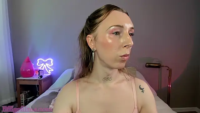 Snapshot of StarDuvall chatting on February 27, 9:48 pm StarDuvall online show from February 27, 9:48 pm