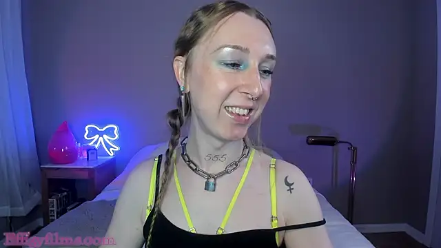 Snapshot of StarDuvall chatting on March 4, 10:38 pm StarDuvall online show from March 4, 10:38 pm