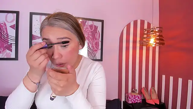 Lannajansen online show from October 14, 6:20 pm