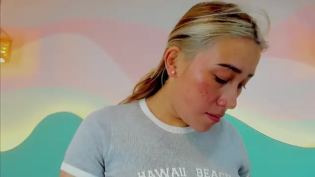 Lannajansen online show from October 24, 1:18 pm