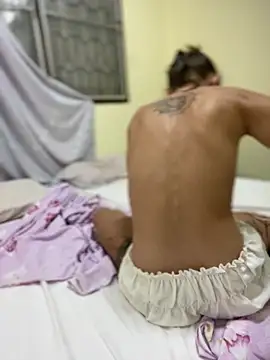 Snapshot of White_Lu chatting on November 20, 2:34 am White Lu online show from November 20, 2:34 am