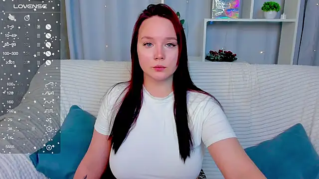 Snapshot of maya_suun chatting on January 13, 1:44 am maya suun online show from January 13, 1:44 am